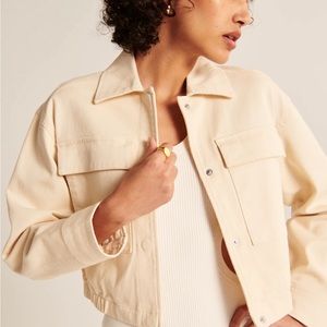 Abercrombie cropped cream jacket